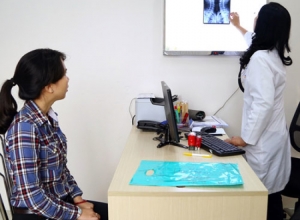 Thoái hóa đốt sống cổ khám ở đâu Hà Nội để đẩy lùi tình trạng bệnh tốt nhất